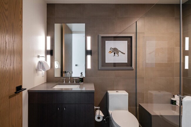 Building Photo - 4 Boathouse Way