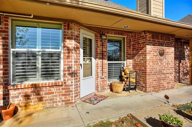 Building Photo - 3815 Sumner Ct