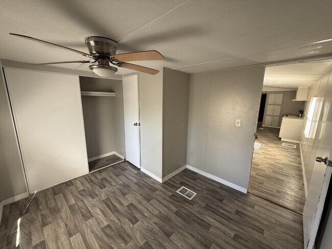 Building Photo - 8135 Tolles Dr