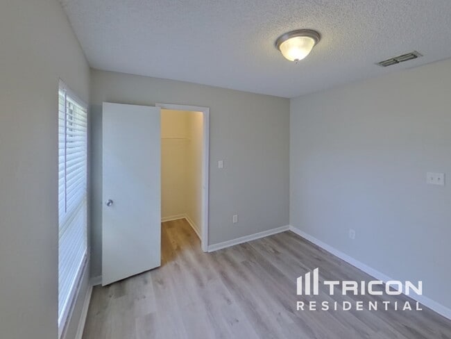 Building Photo - 1507 Crossridge Dr