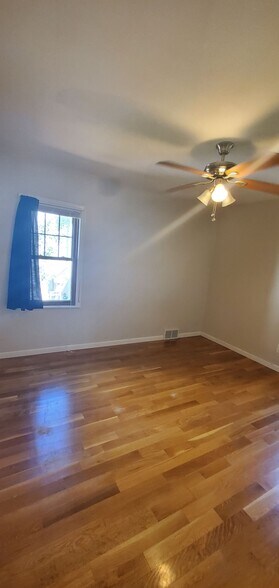 Bedroom 1 - 2923 Arthur St NE