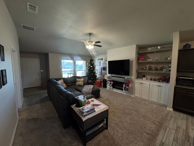 Building Photo - 3/2 in Upland Crossing Available January 2026!