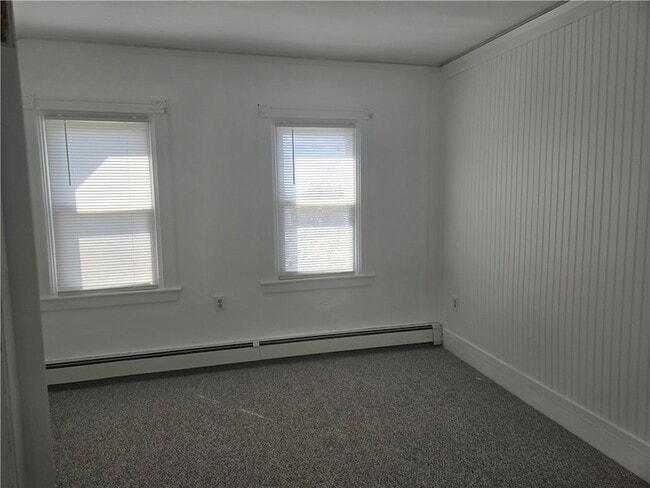 Building Photo - 35 Pleasant St