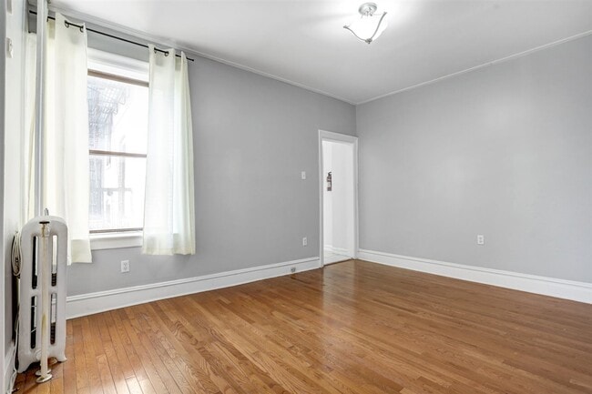 Building Photo - 42 Van Wagenen Ave