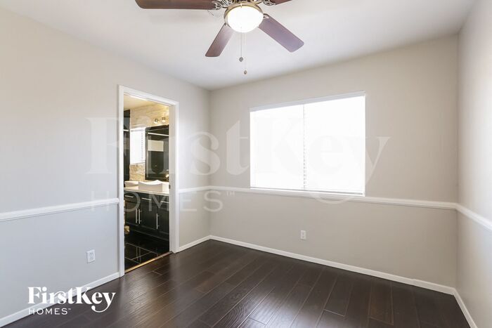 Building Photo - 1406 Harmony Hill Dr