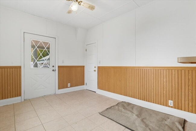 Building Photo - 69 E Grand Ave