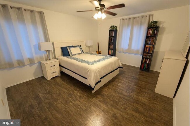 Building Photo - 407 Harrier Row