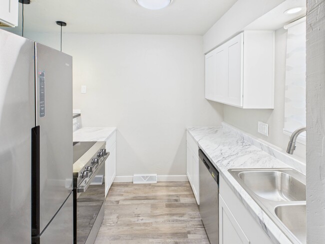 Building Photo - 1044 Coronado Pkwy S