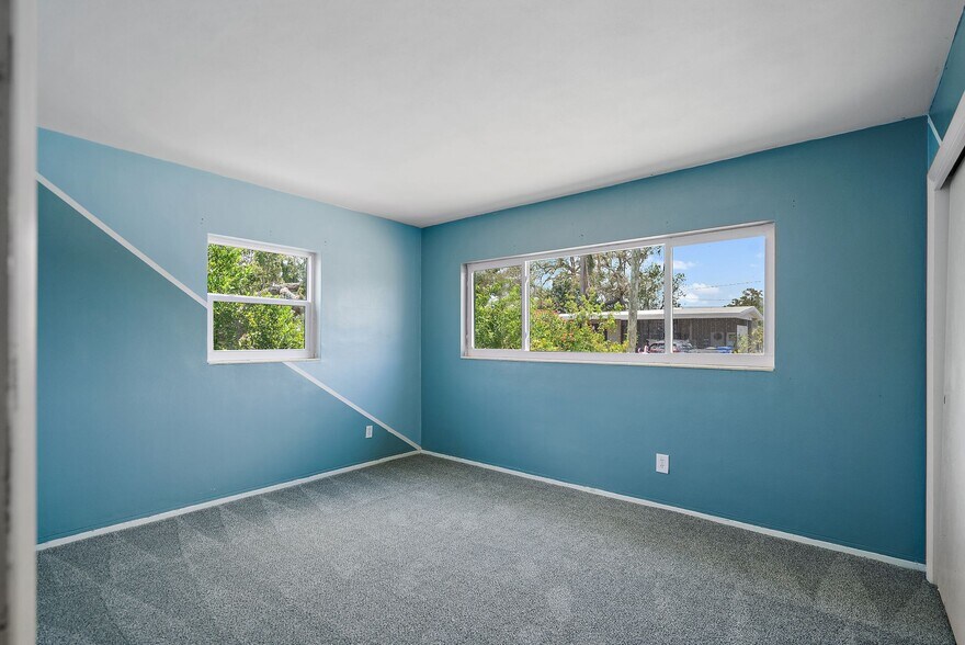 Building Photo - 6132 7th Ave S