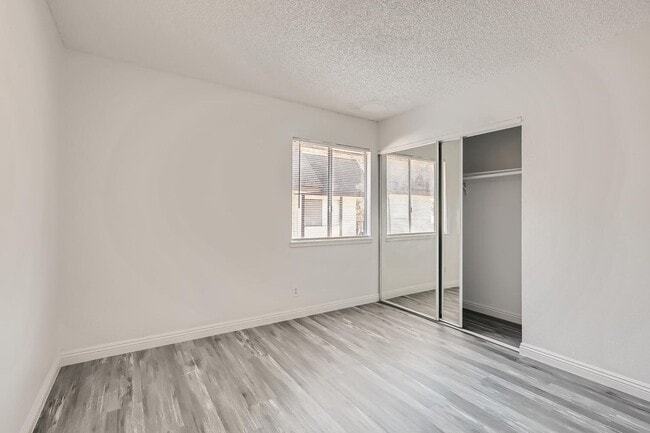 Building Photo - MOVE IN SPECIAL! HALF OFF FIRST MONTH'S RENT - Lovely 2 Bedroom Condo Near the Strip!