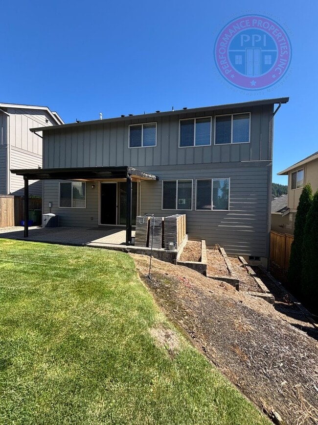 Building Photo - *Gresham - Luxury Craftsman, Central Air, ...