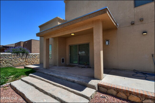 Building Photo - 5649 Valley Maple Dr
