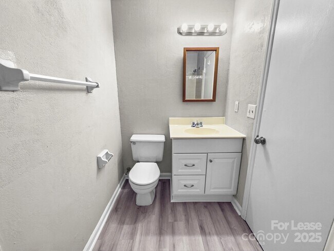 Building Photo - 6131 Meadow Rose Ln