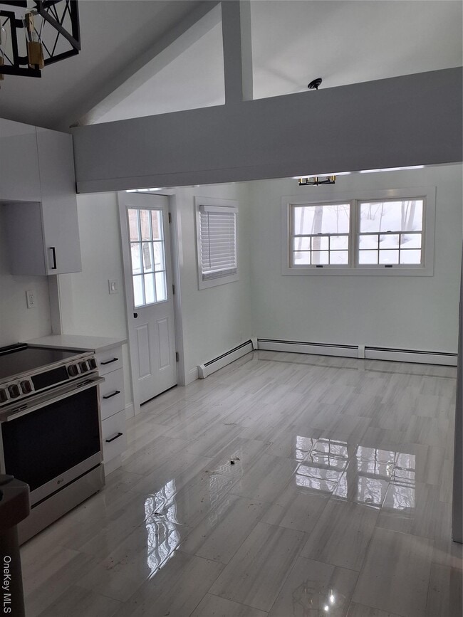 Building Photo - 37 Center Hill Rd