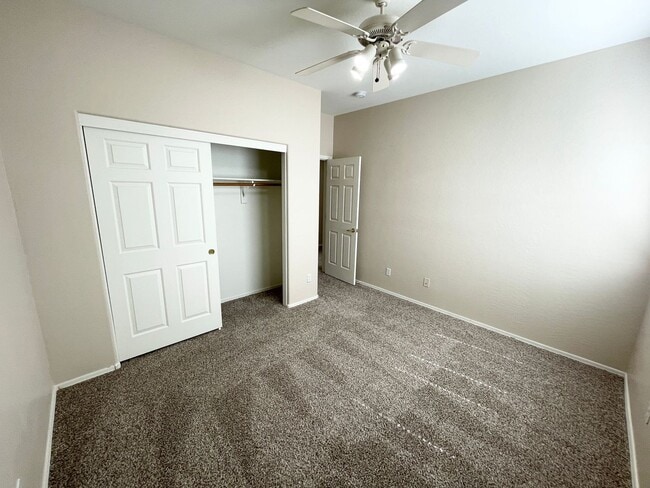 Building Photo - 4 Bedroom/2 Bath Single Level Home in Anthem! Close to freeway & TSMC Plant!