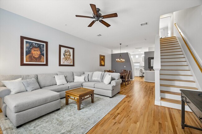 Building Photo - 8715 Meadowcroft Dr