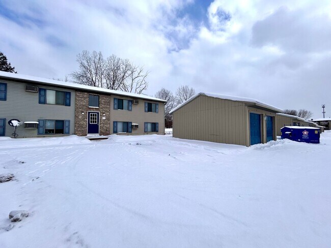 Building Photo - 3924 Kenowa Ave