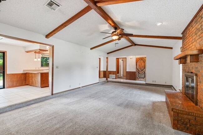 Building Photo - Well-Kept Home in Crosby Park Estates