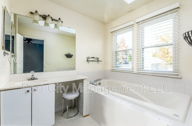 Building Photo - 6732 Cozy Ln