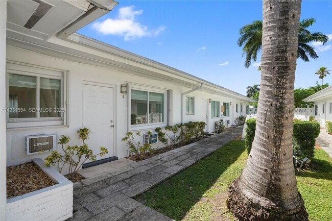 Building Photo - 932 Moffett St