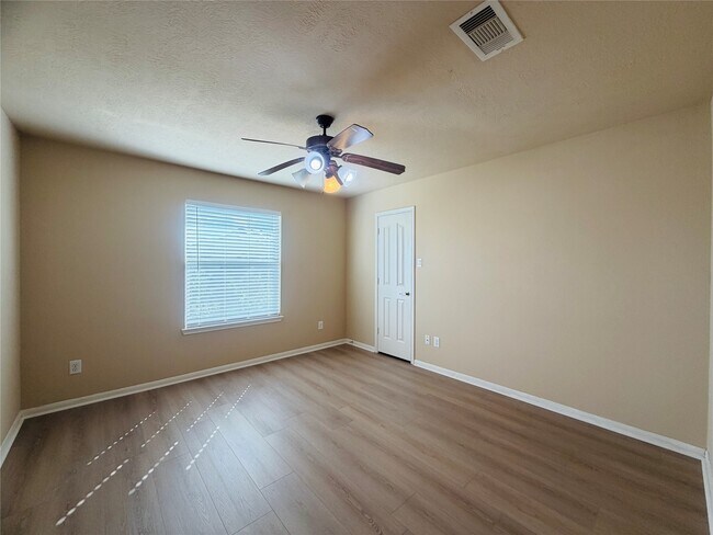 Building Photo - 246 Golden Grain Dr