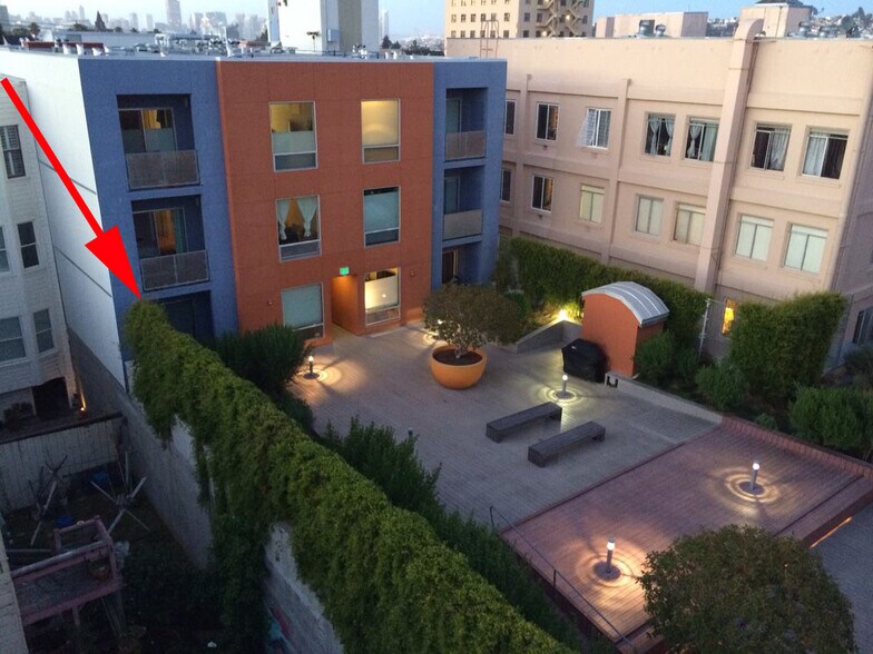Courtyard - 555 Bartlett St