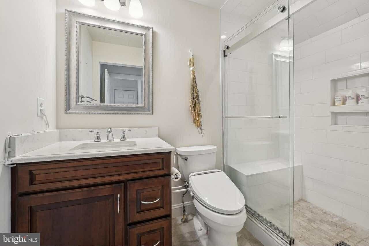 Building Photo - 10669 Yorktown Ct