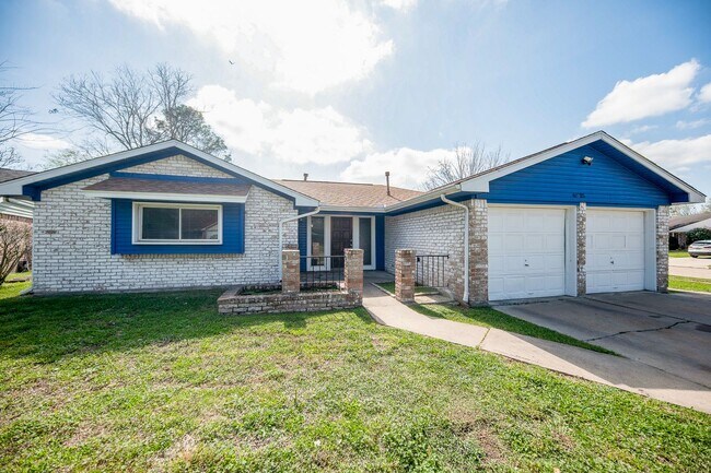 Building Photo - Coming Soon! Southwest Houston 3 bed/2 bat...