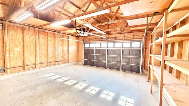 Building Photo - Wonderful Single-Story Home in the Darling Lake Rancho Viejo HOA Community of Fallbrook!