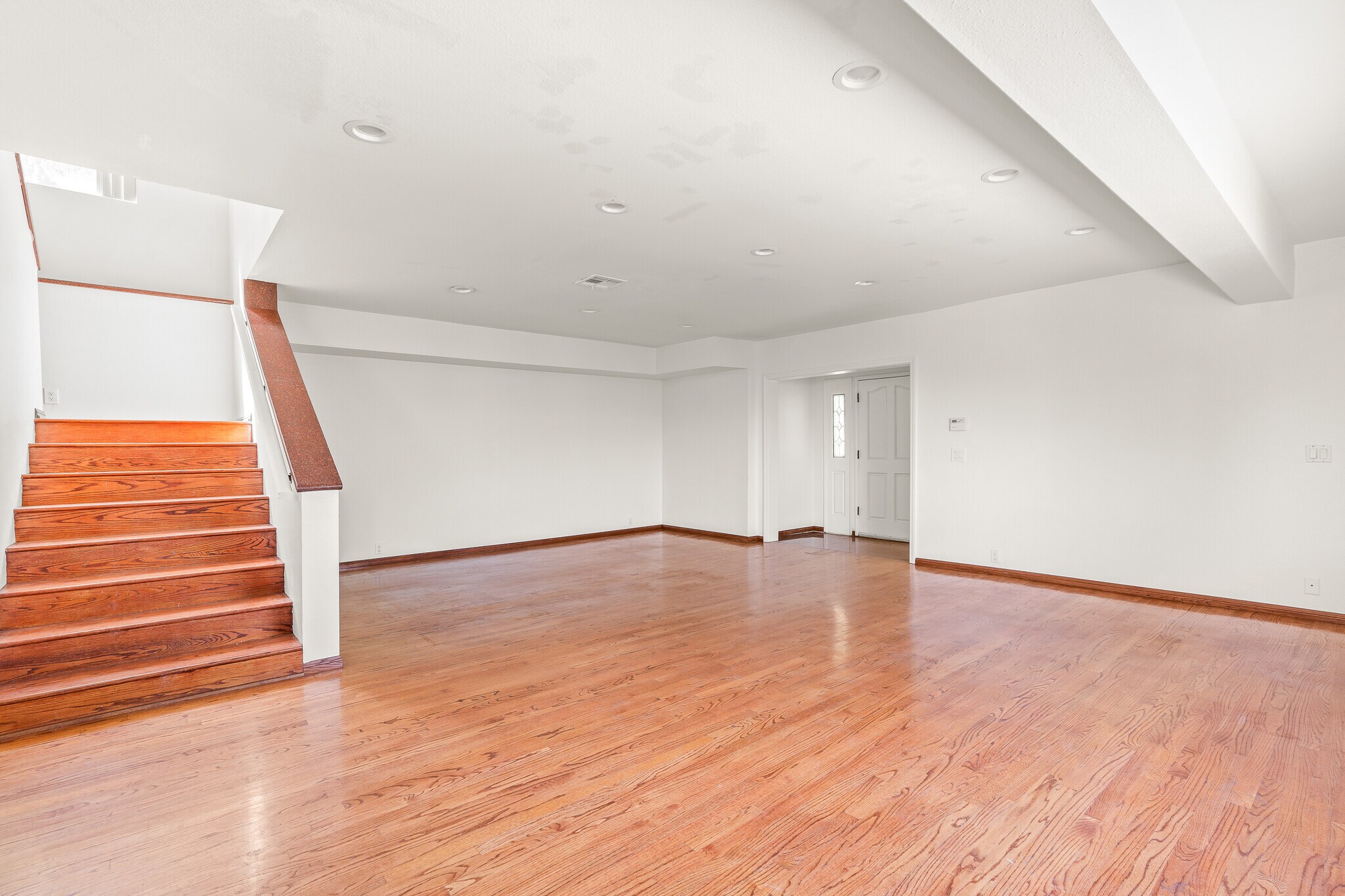 Building Photo - 3962 Oakfield Dr