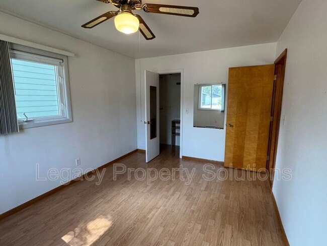 Building Photo - 2106 Assumption Dr