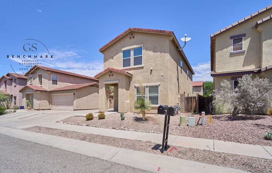 Building Photo - 4211 E Wading Pond Dr