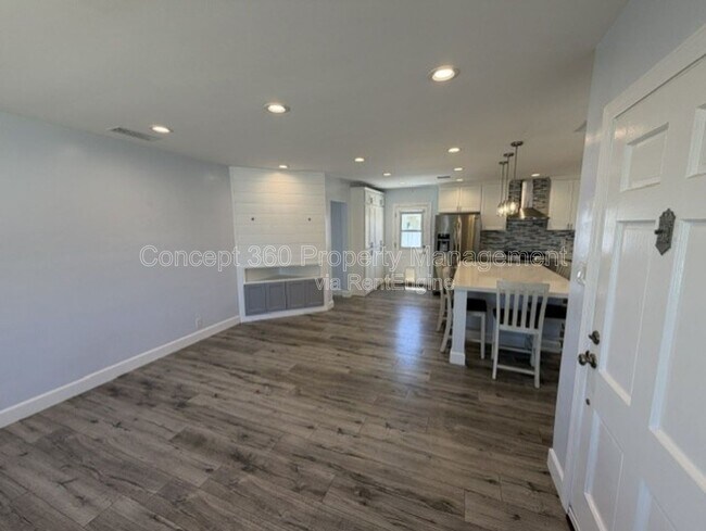 Building Photo - 2287 Belmont Ave