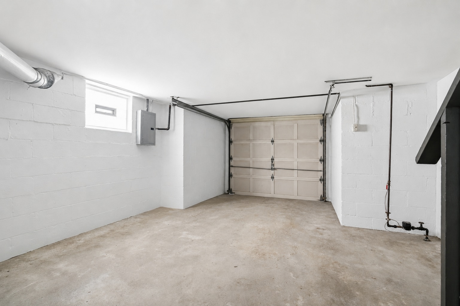 Building Photo - 8106 Westmoreland Ave