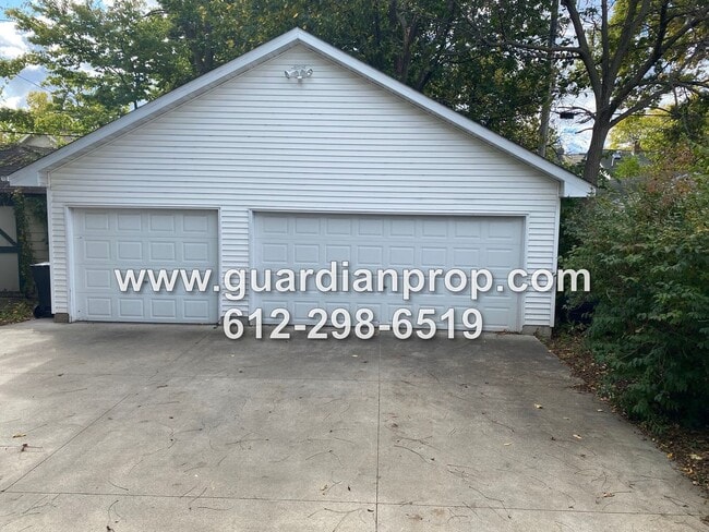Building Photo - Updated House Available August 1, Hardwood...