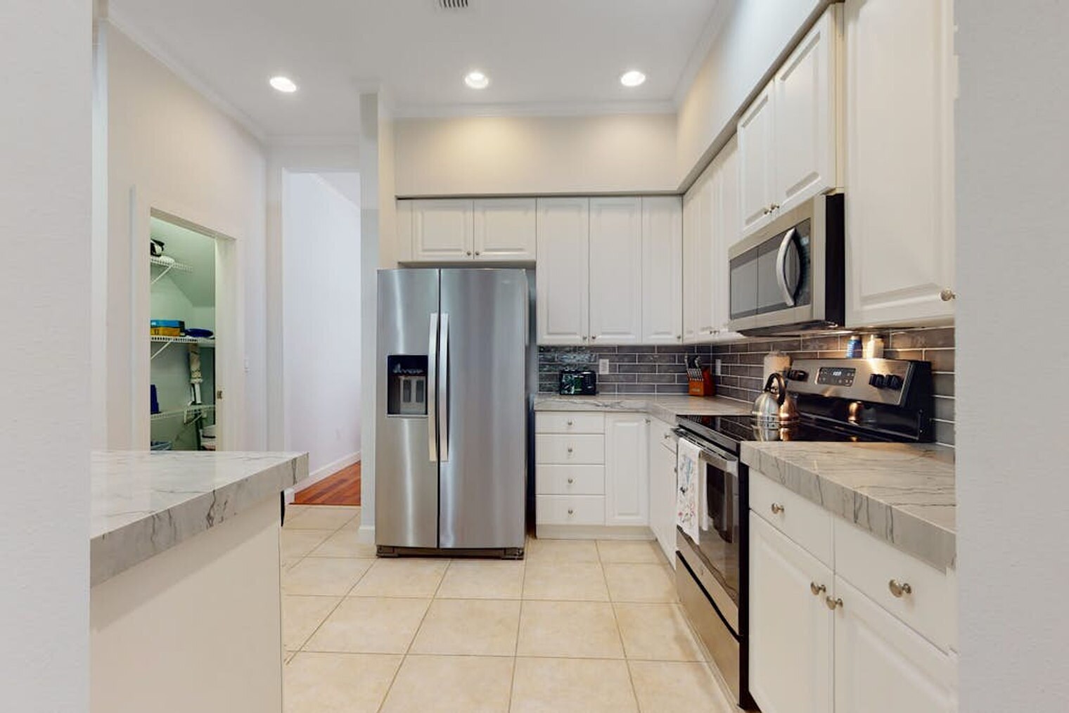 Building Photo - 628 42nd St