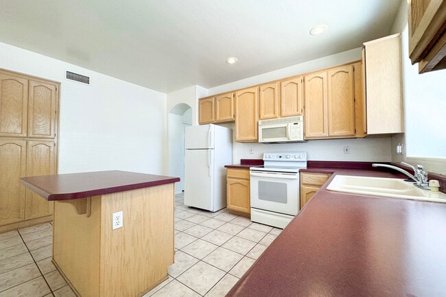 Building Photo - 3Bed/2Bath House at 63rd/Northern Ave! $19...