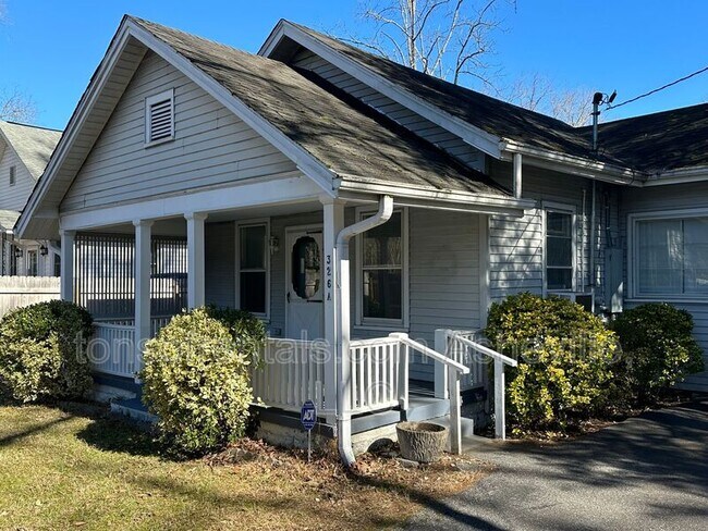 Building Photo - 326 Spring St