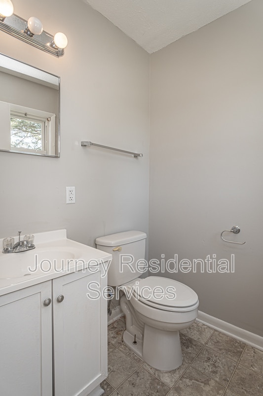 Building Photo - 6033 Santa Fe Dr