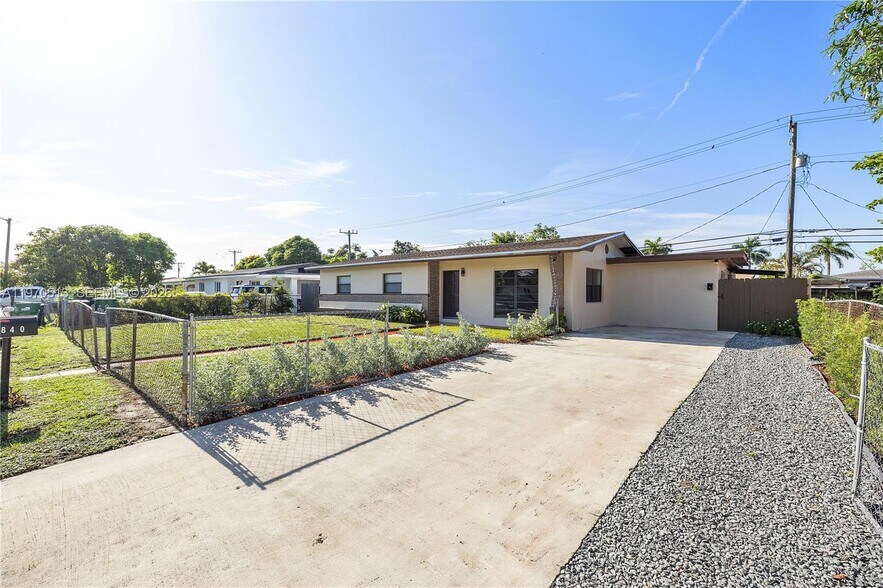 Building Photo - 3840 NW 176th St