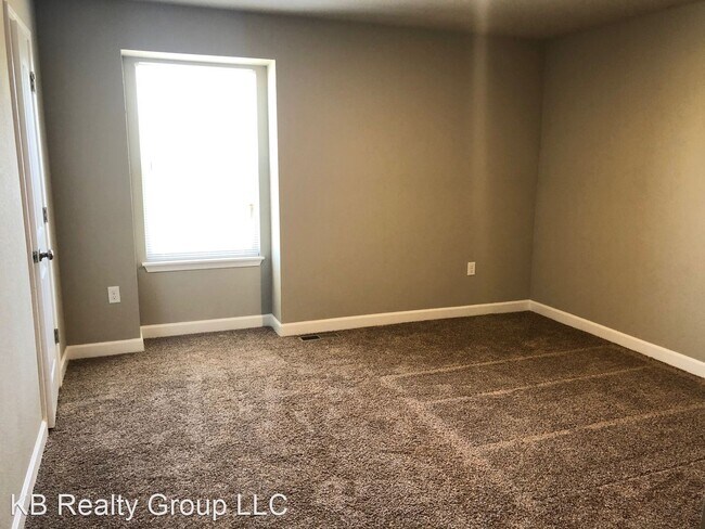 Building Photo - 3 br, 2.5 bath House - 537 Emily Lane