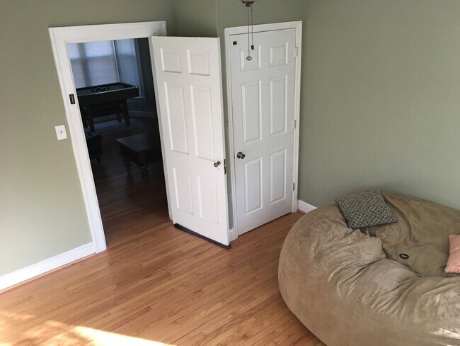 Building Photo - 4205 Tremont St