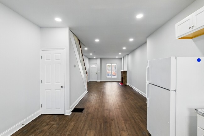 Building Photo - 1719 Darley Ave