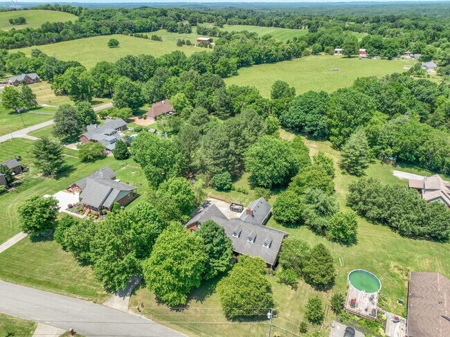 Building Photo - 2303 Friendship Dr