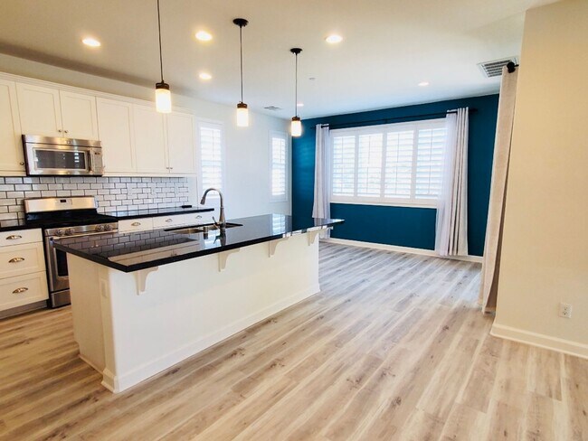 Building Photo - Beautiful Newer Construction Home in Chapm...