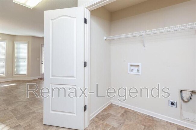 Building Photo - 947 Haymon Dr