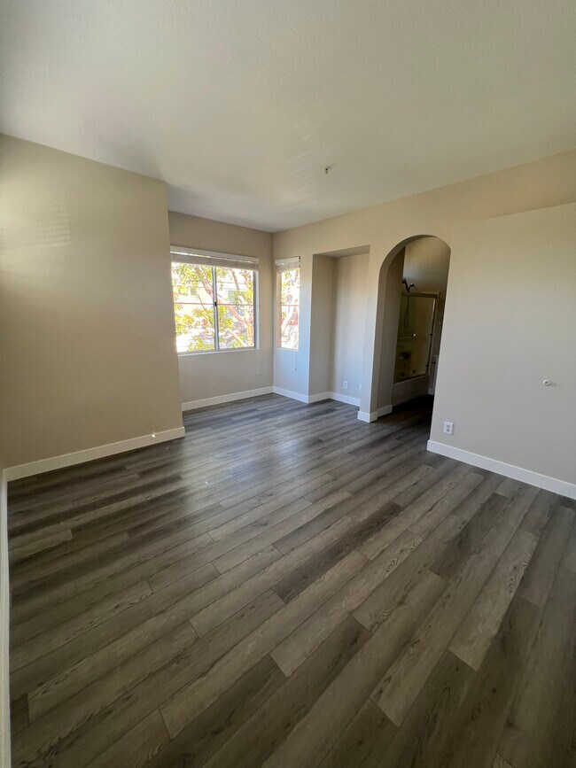 Primary master - 28 Santa Barbara Ct