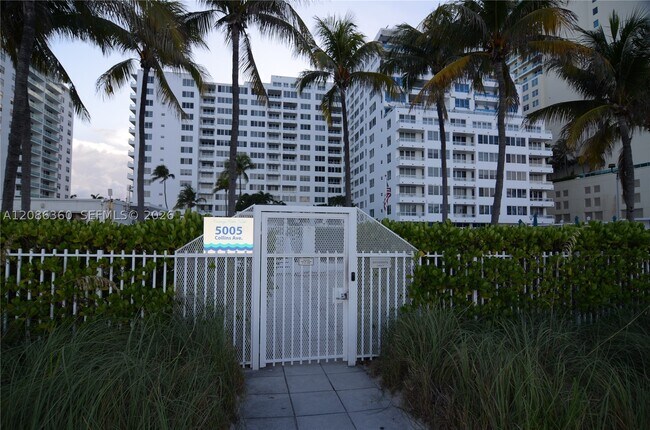 Building Photo - 5005 Collins Ave
