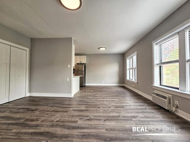 Building Photo - 1 bedroom in CHICAGO IL 60613