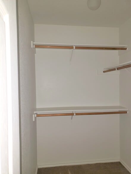Building Photo - 2810 Ashley Dr
